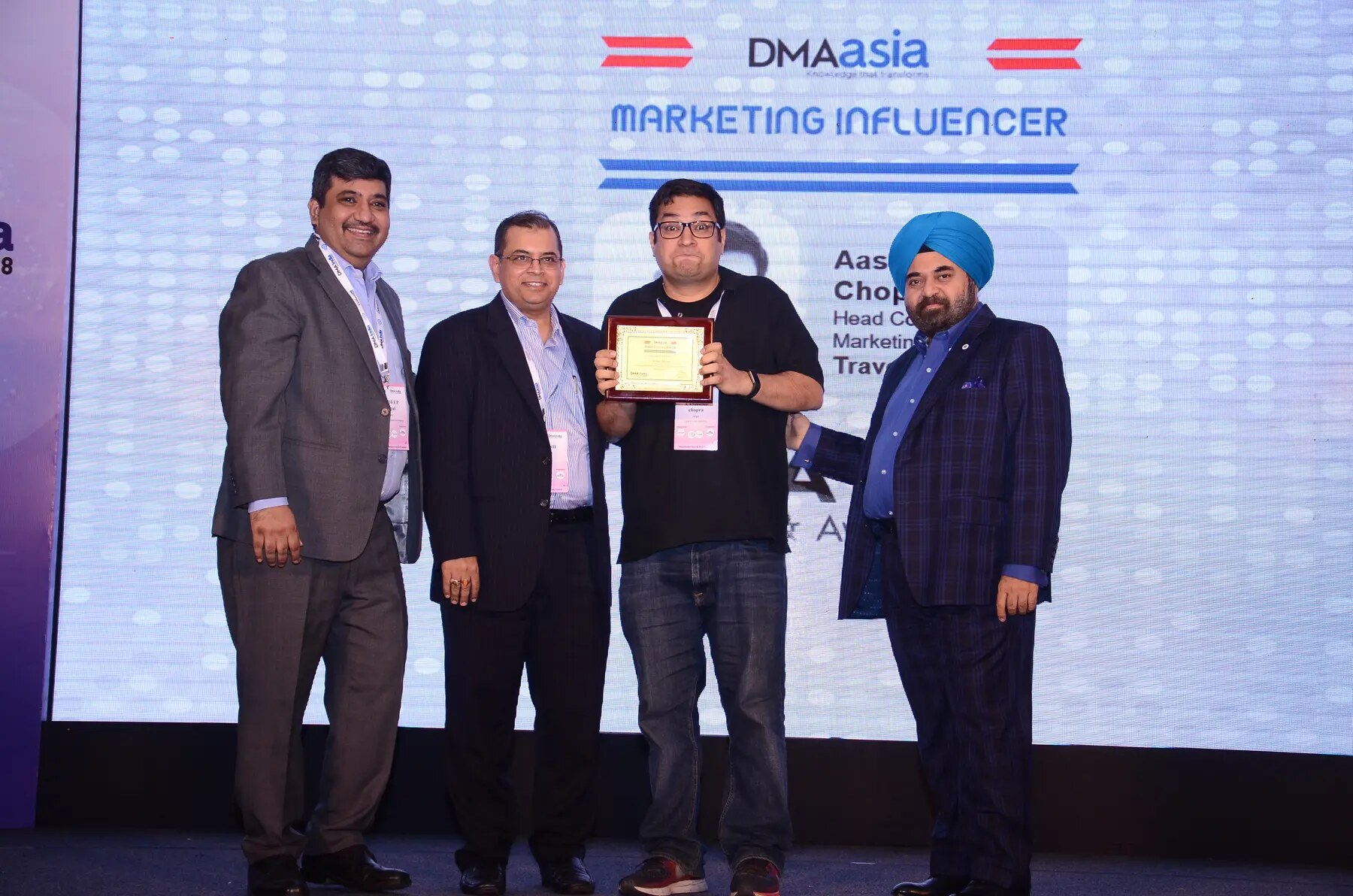 Aashish Chopra receiving the Marketing Influencer recognition in 2018